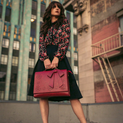 Monikas's elegante Schleifen-Tasche