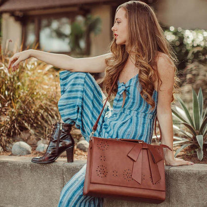 Monikas's elegante Schleifen-Tasche