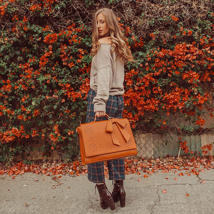 Monikas's elegante Schleifen-Tasche