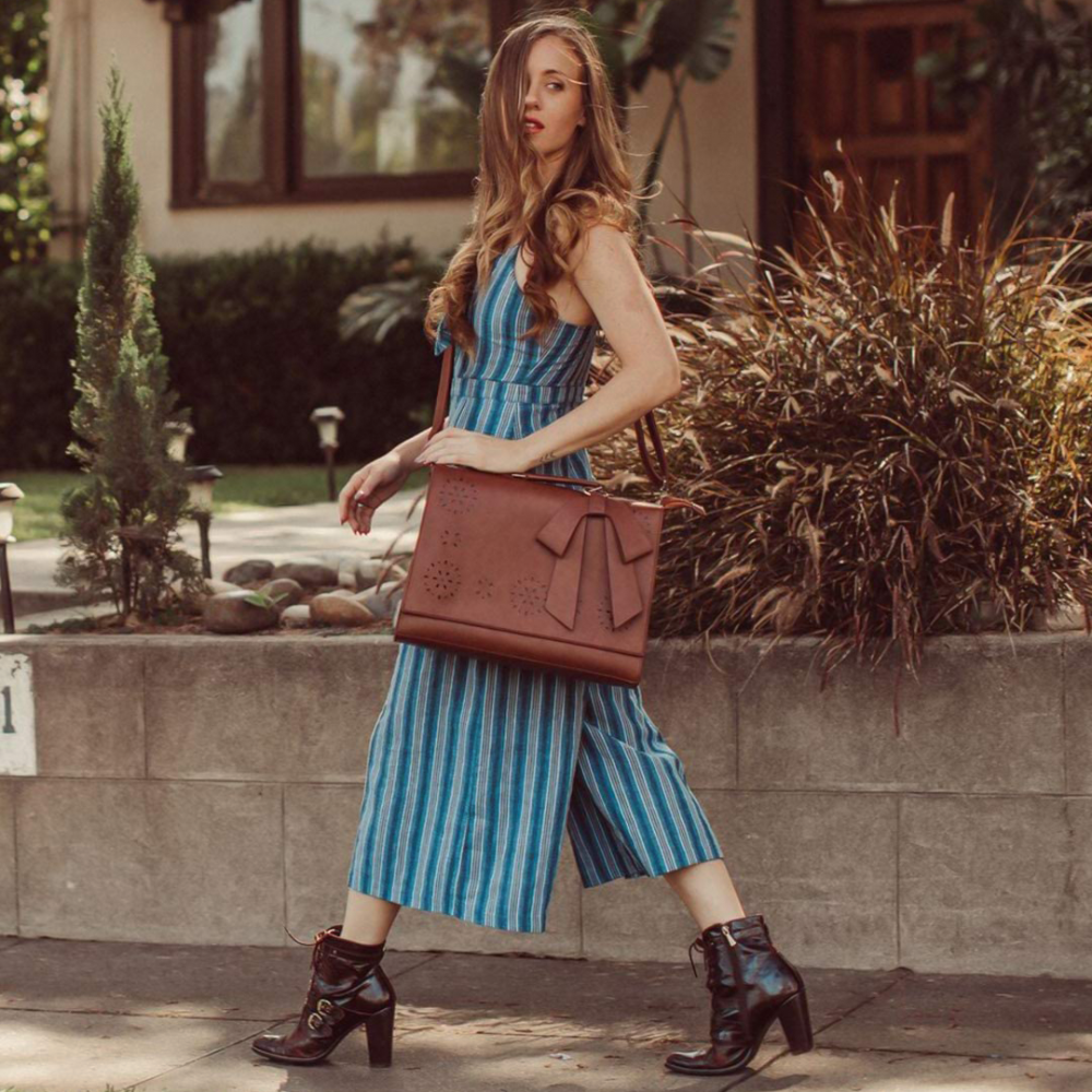 Monikas's elegante Schleifen-Tasche
