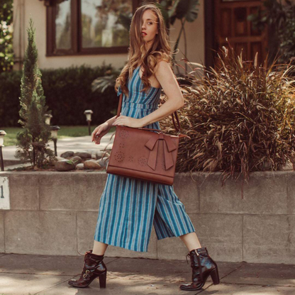 Monikas's elegante Schleifen-Tasche