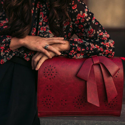 Monikas's elegante Schleifen-Tasche