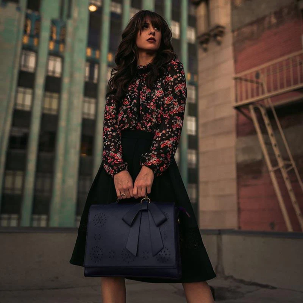 Monikas's elegante Schleifen-Tasche